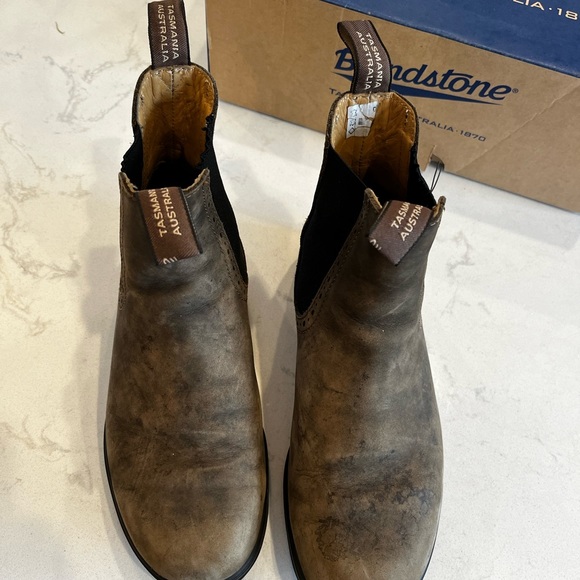 Rustic Brown Blundstone boots with box! - Picture 4 of 5